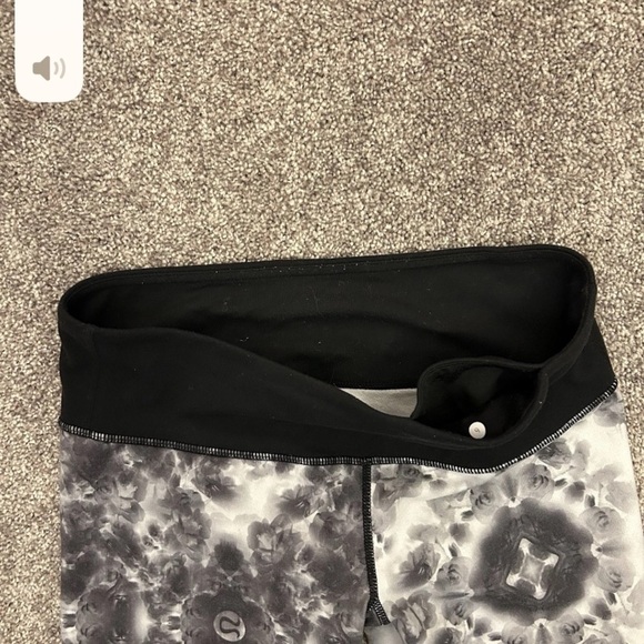 Lululemon Women's Leggings Capri Active Floral Stretch Printed Logo Size 6 - Picture 9 of 13